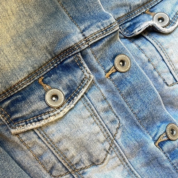 Zara youth size 8 medium blue freyed style jean denim jacket - Picture 4 of 9